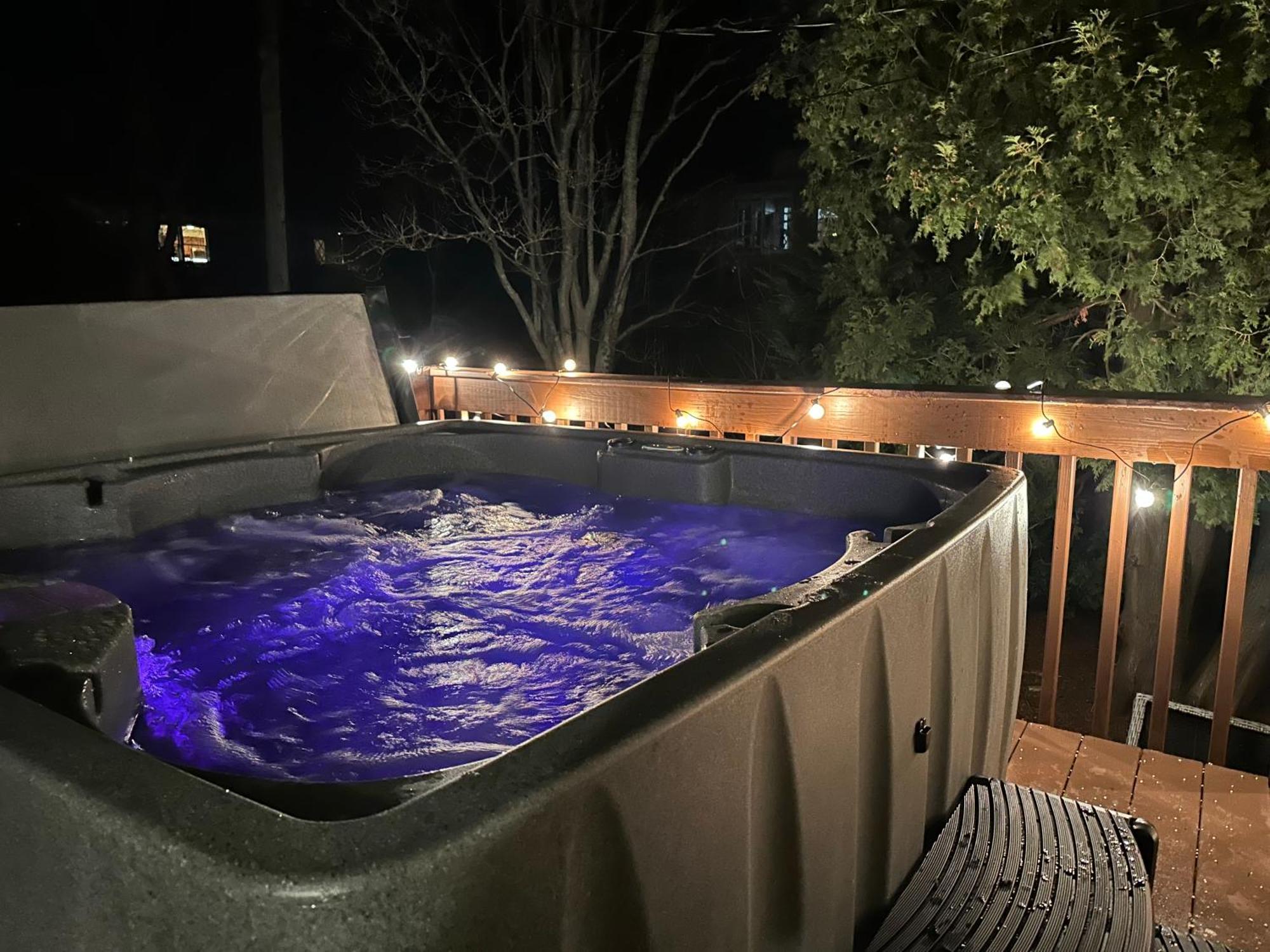 Hot Tub, Electric Bikes, Solo Stove, Projector, Smores Marblehead Zewnętrze zdjęcie