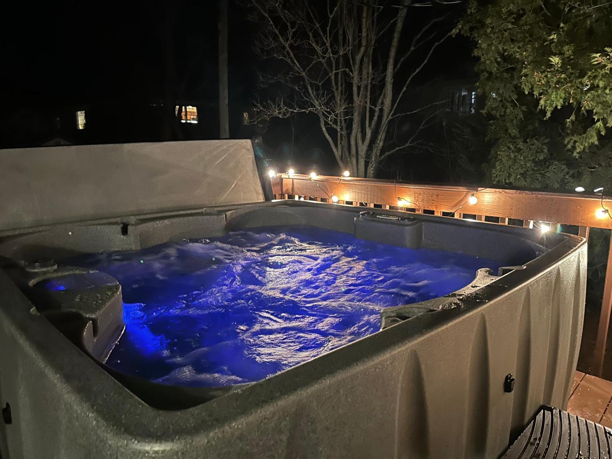 Hot Tub, Electric Bikes, Solo Stove, Projector, Smores Marblehead Zewnętrze zdjęcie