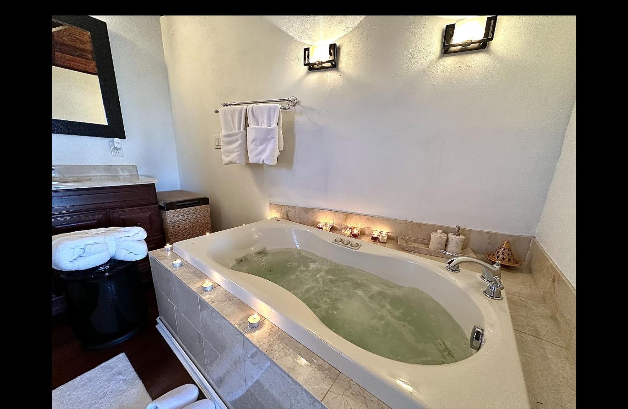 Hot Tub, Electric Bikes, Solo Stove, Projector, Smores Marblehead Zewnętrze zdjęcie