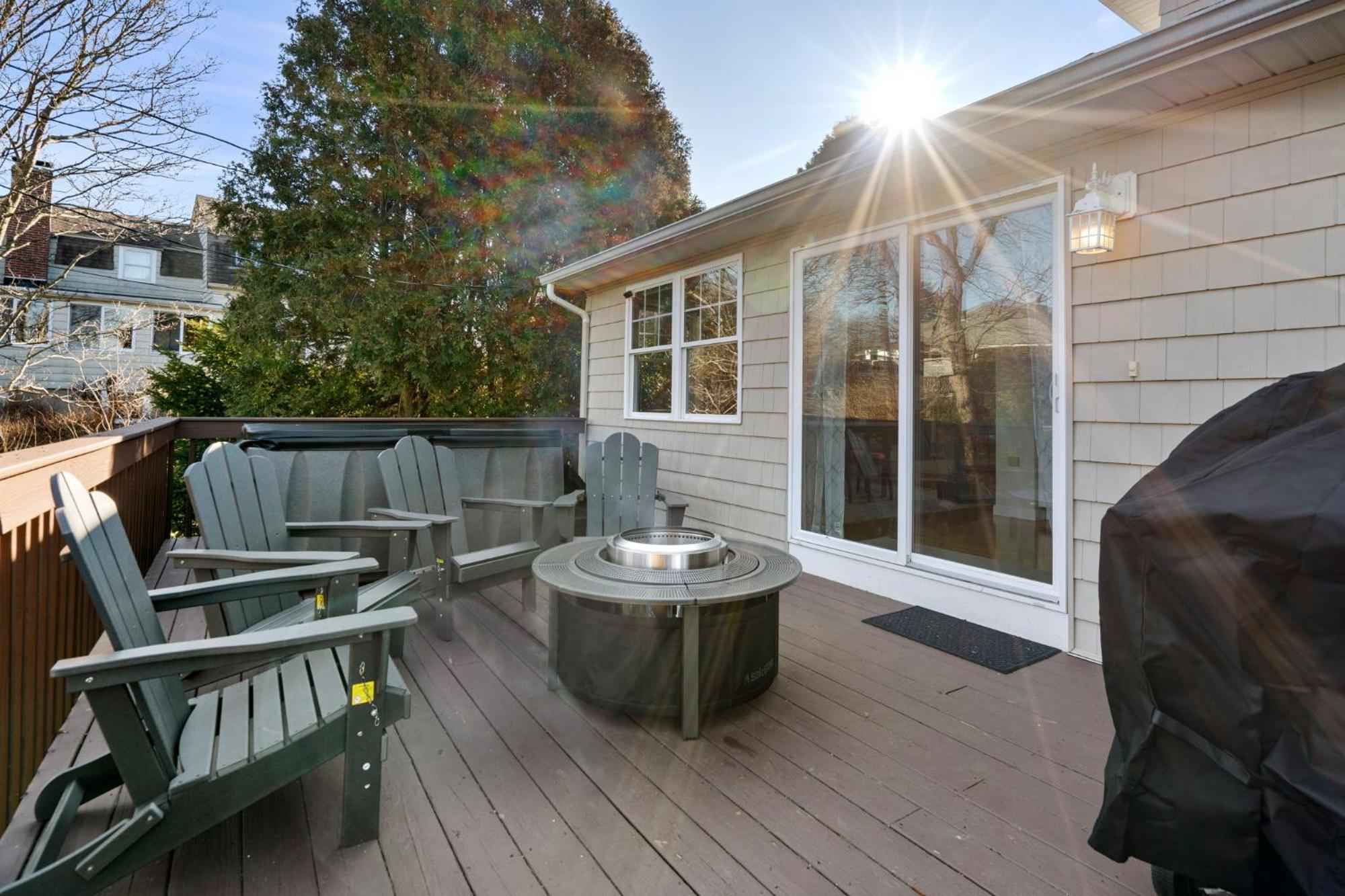 Hot Tub, Electric Bikes, Solo Stove, Projector, Smores Marblehead Zewnętrze zdjęcie